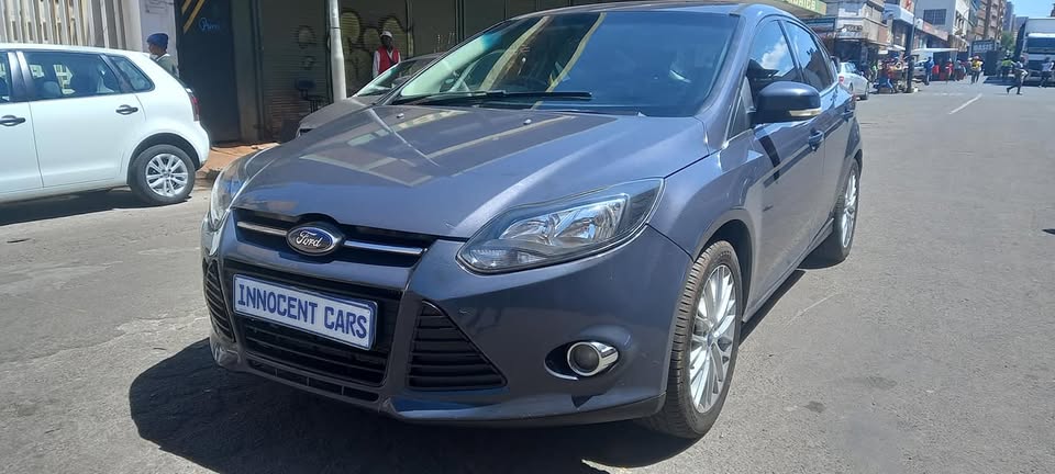2012 FORD FOCUS 1.6 PETROL, MANUAL, GREY COLOUR,