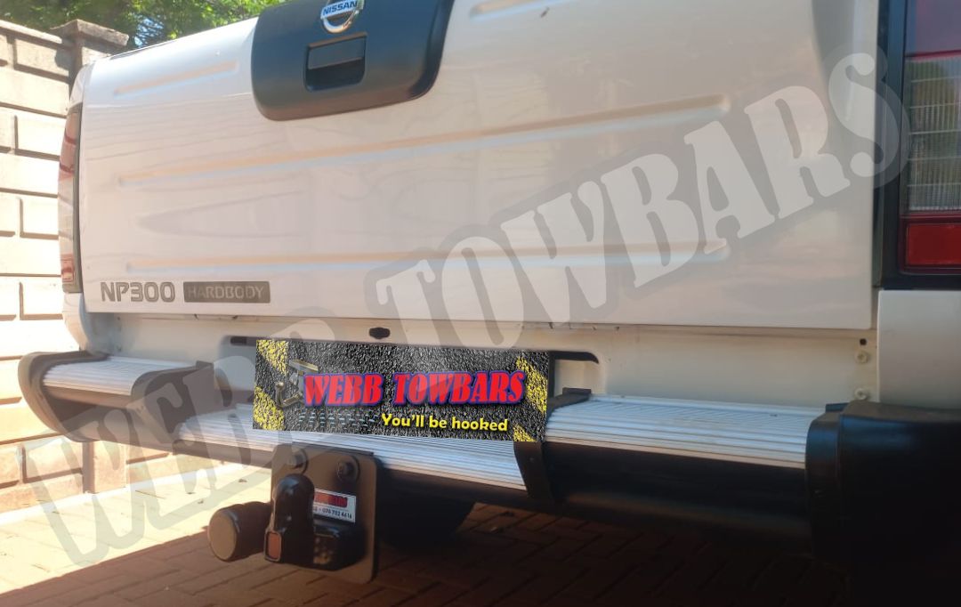 Nissan NP300 Standard/Detachable Towbars - Private Seller Nissan NP300 Standard/Detachable Towbars - Private Seller