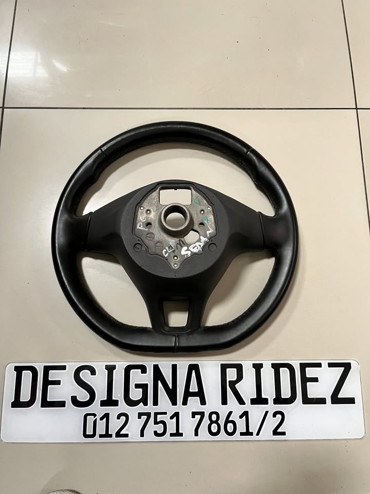 VOLKSWAGEN POLO TSI STEERING WHEEL (AIRBAG EXCLUDED) AVAILABLE. - Private Seller
