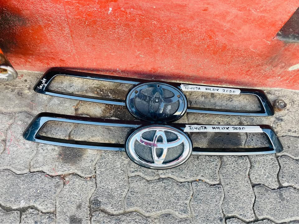 Toyota Hilux grill 2020 - Private Seller Toyota Hilux grill 2020 - Private Seller