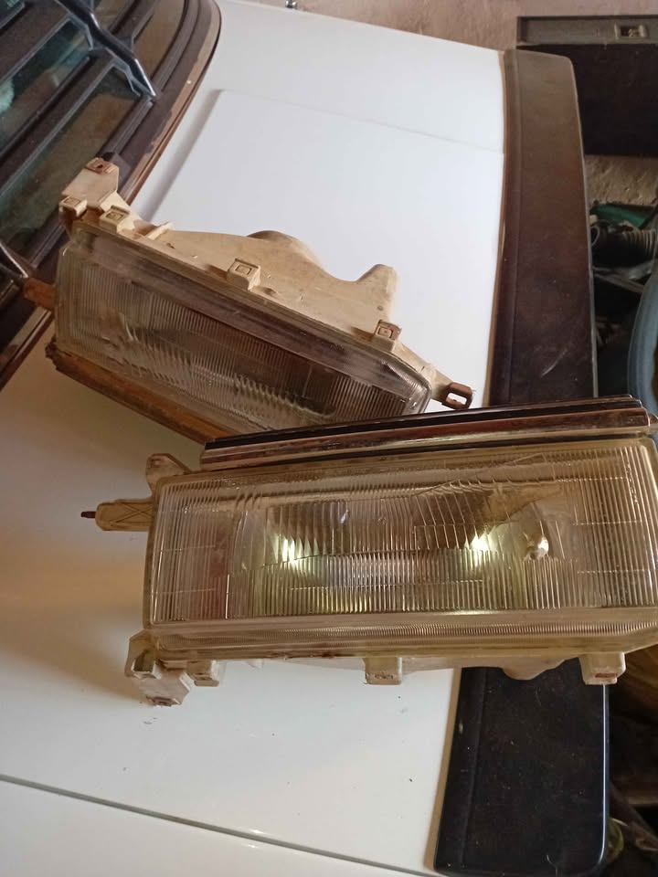 Toyota cressida Original Head lights - Private Seller