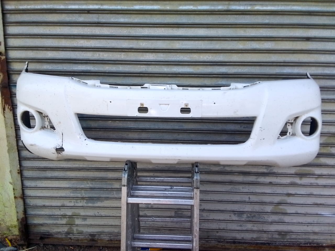 (2012-2015) TOYOTA HILUX D4D FRONT BUMPER FOR SALE - Private Seller (2012-2015) TOYOTA HILUX D4D FRONT BUMPER FOR SALE - Private Seller