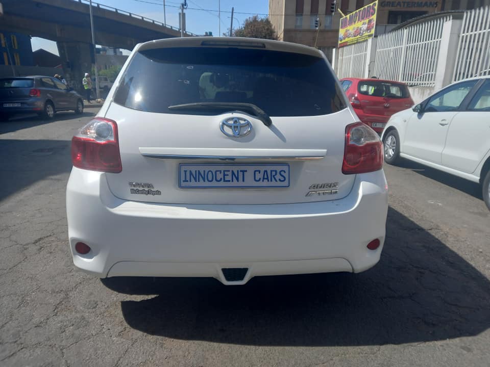 2013 TOYOTA AURIS 2.6 SPORT PETROL, MANUAL TRANSMISSION, WHITE COLOUR, MILEAGE 105000