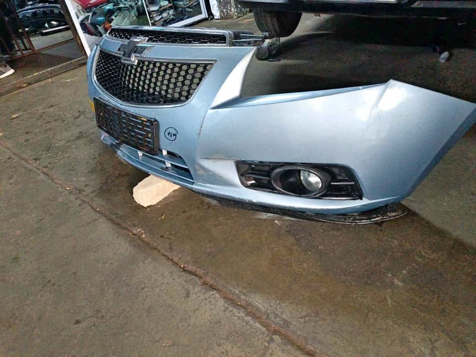 Chevrolet cruse front bumper complete Chevrolet cruse front bumper complete