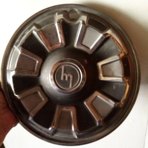 Mazda, wheel cap - Private Seller Mazda, wheel cap - Private Seller
