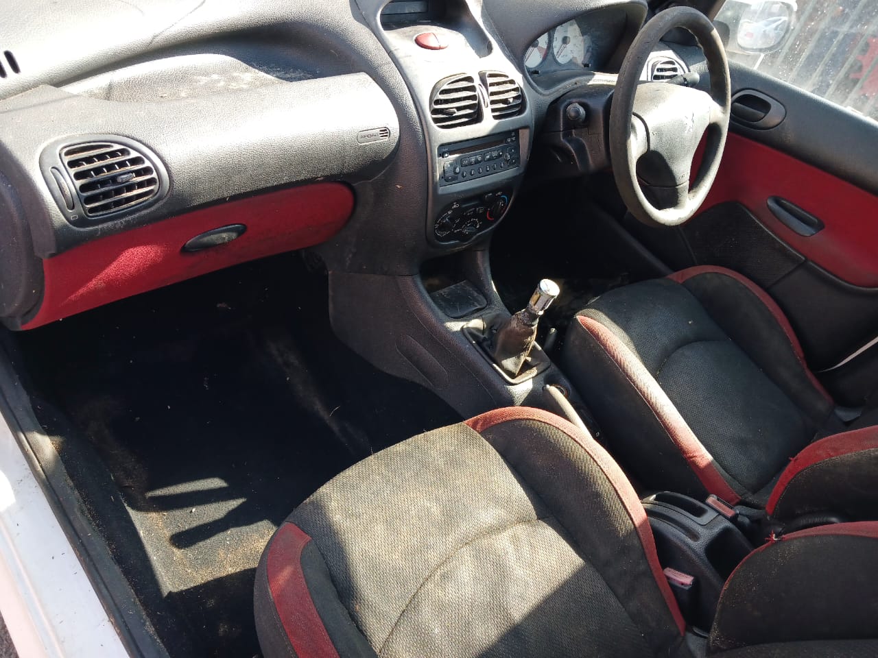 PEUGEOT 206D HDI 10FD BODY PARTS FOR SALE - Private Seller