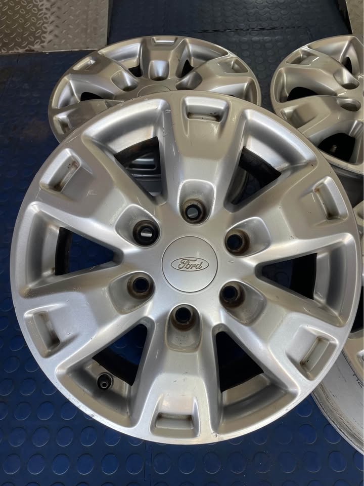 16 INCH FORD RANGER (BAKKIE) DESIGN RIM SET WITHOUT TYRES PRE-OWNED - Private Seller