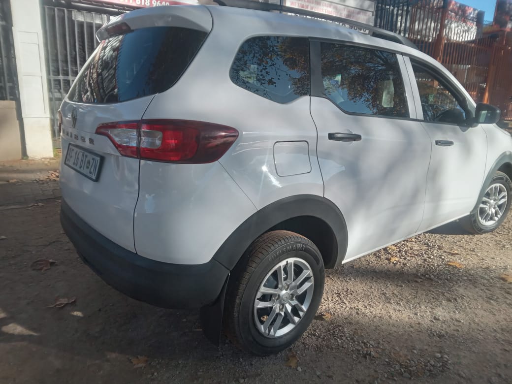 Used 2023 Renault Triber 1.0 Life - Private Seller