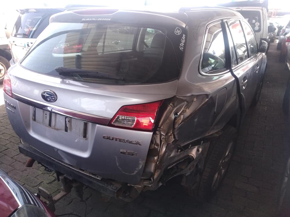 Subaru outback engine starts , rear accident - Private Seller Subaru outback engine starts , rear accident - Private Seller