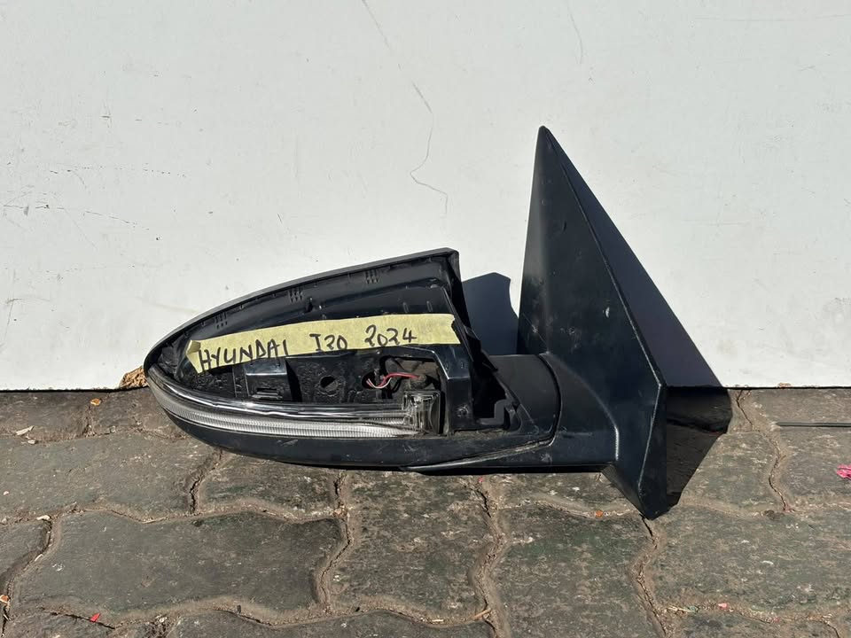 Hyundai i20 Grand Mirror - Private Seller Hyundai i20 Grand Mirror - Private Seller