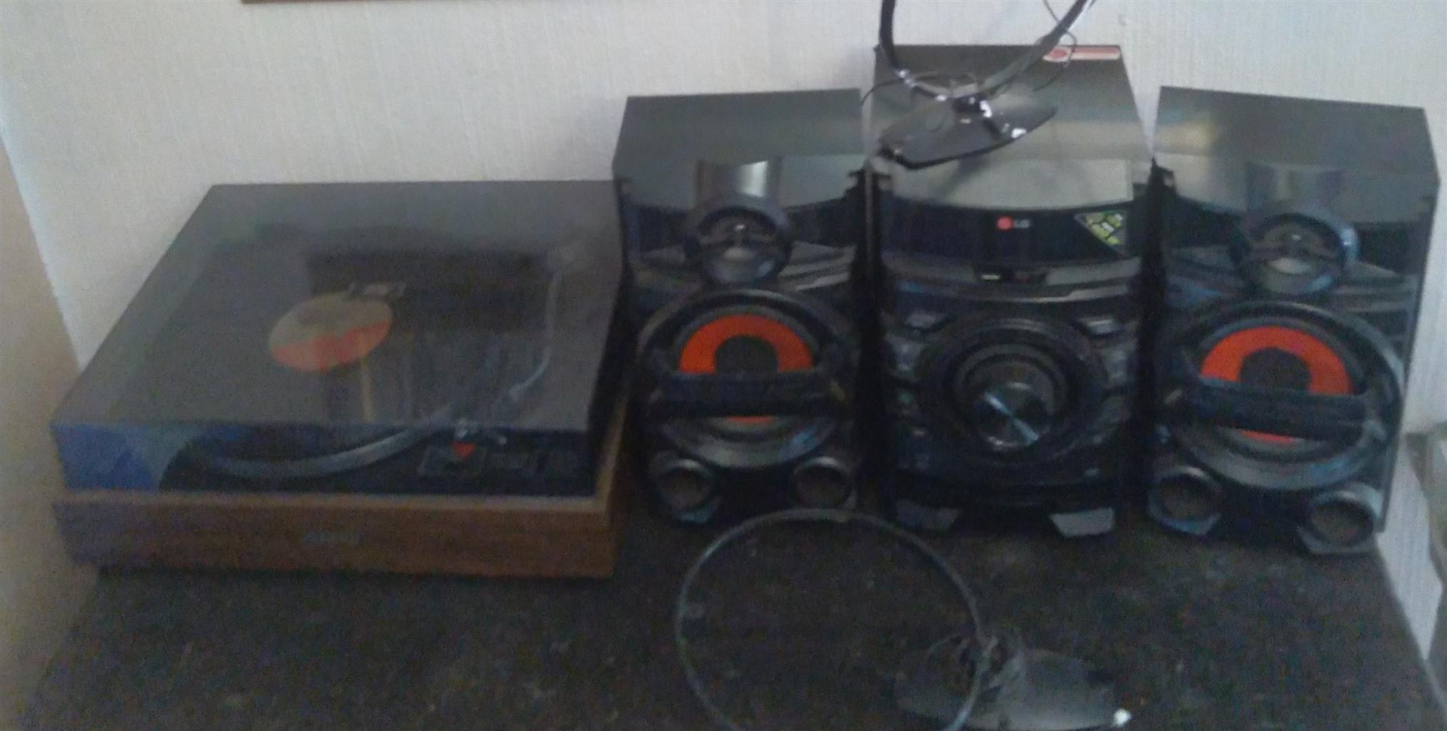 Pioneer turntable (record player) and LG hifi with remote