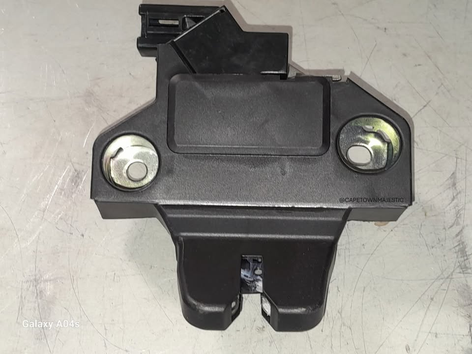 TOYOTA PROFESSIONAL COROLLA BOOT LOCK FOR SALE - Private Seller TOYOTA PROFESSIONAL COROLLA BOOT LOCK FOR SALE - Private Seller