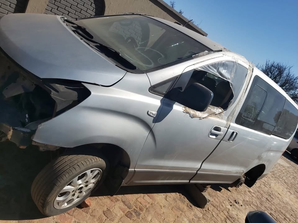 HYUNDAI H1 STRIPPING FOR SPARES - Private Seller