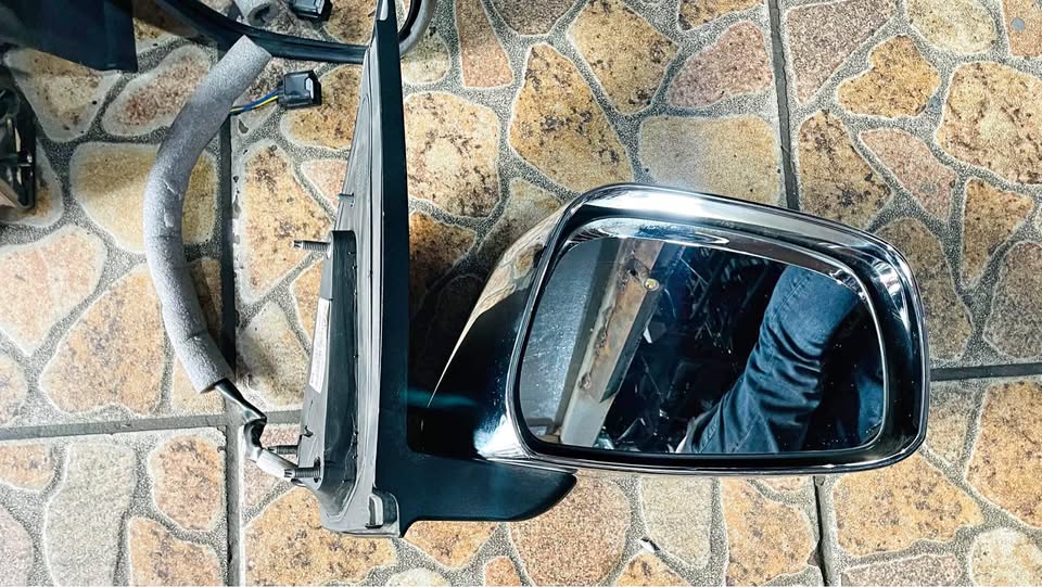 Nissan Np300 side mirror - Private Seller Nissan Np300 side mirror - Private Seller