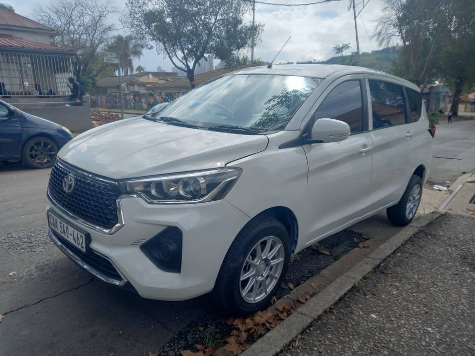 2014 Toyota Rumion Sx 1.5 Petrol, Manual, White