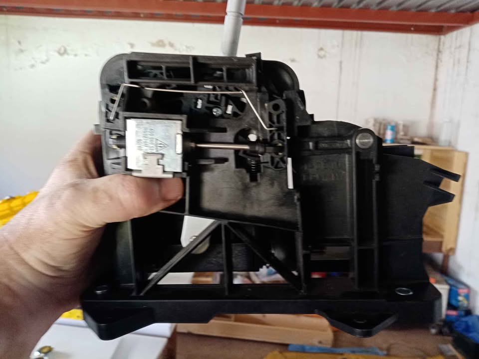 Volvo gear shifter unit - Private Seller Volvo gear shifter unit - Private Seller