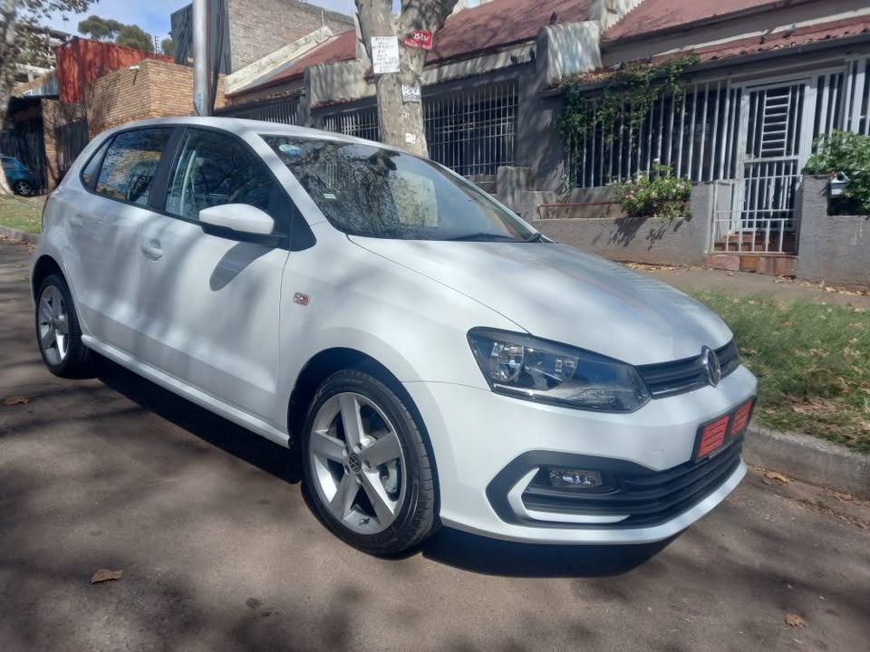 2025 VW Polo Vivo 1.4 Petrol, Manual, White, Full Service History  Spare key.
