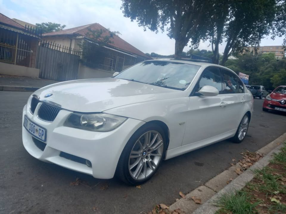 VERY CLEAN NEAT 2009 BMW F90 MANUAL, WHITE,