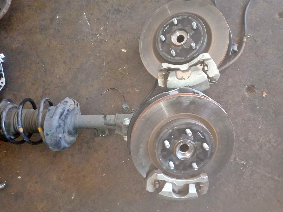 Toyota Corolla Cross both side hubs and front shock - Private Seller