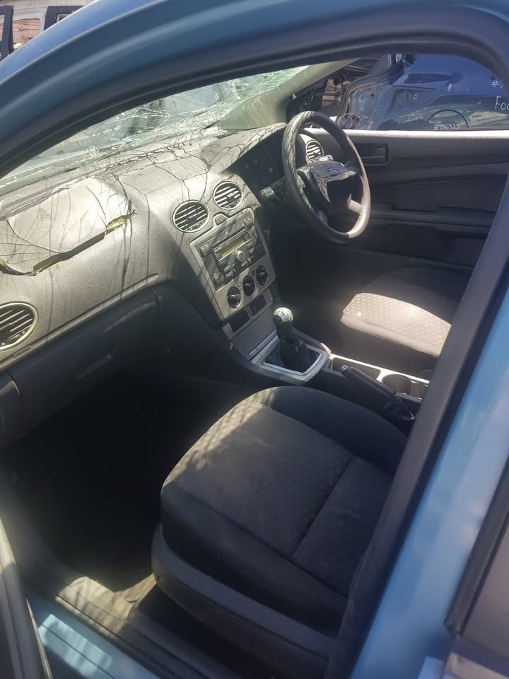 Focus 2006 1,6L Spares - Private Seller