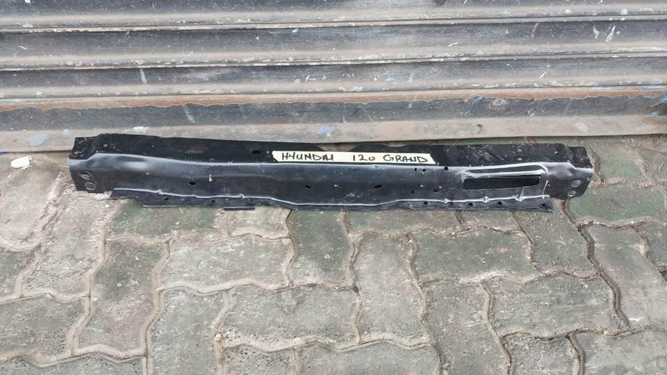 Hyundai i20 grand top cradle - Private Seller Hyundai i20 grand top cradle - Private Seller