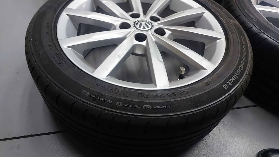 Mags & tyres: VW polo