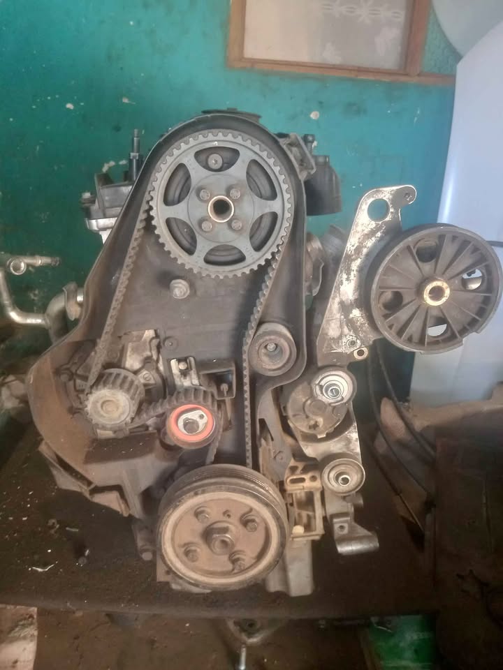 VOLVO XC90 D5 2.4 TURBO DIESEL ENGINE - Private Seller