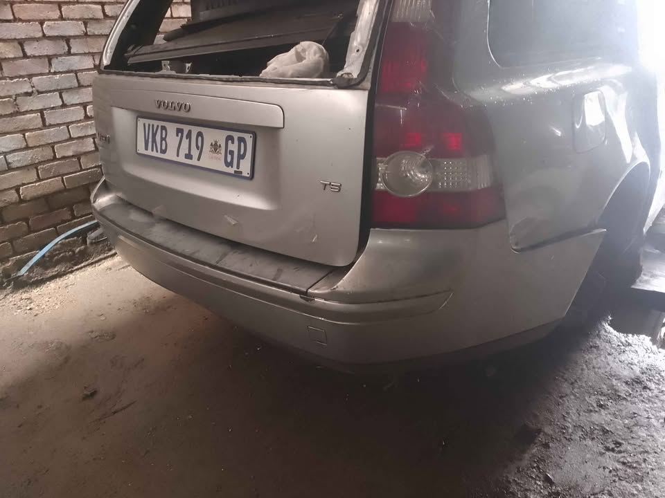 VOLVO V50 2006 REAR BUMPER AVAILABLE - Private Seller VOLVO V50 2006 REAR BUMPER AVAILABLE - Private Seller