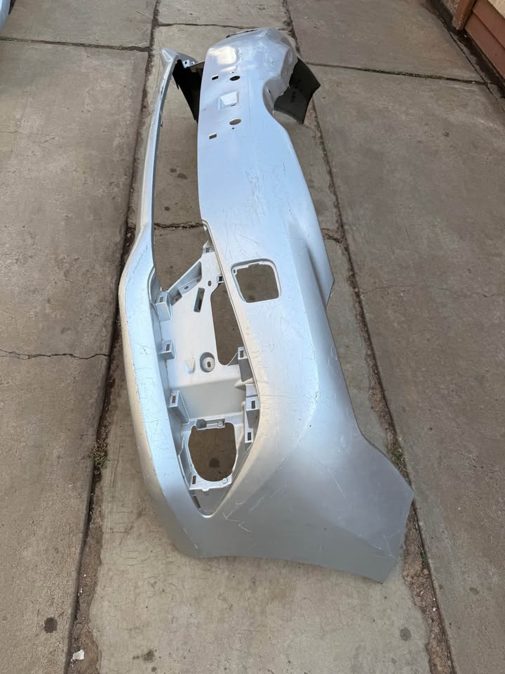 Toyota Auris Front Bumper - Private Seller Toyota Auris Front Bumper - Private Seller
