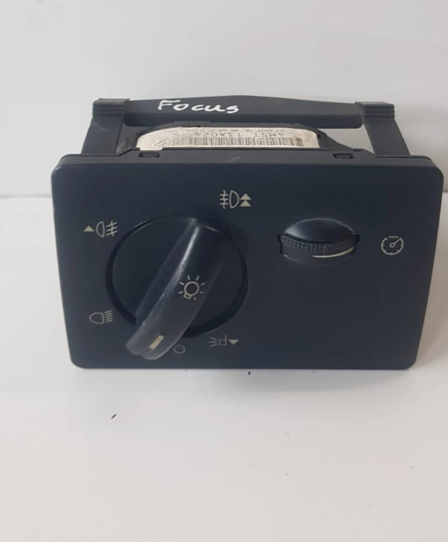 Ford Focus 2005-2007 Headlight Switch - Private Seller Ford Focus 2005-2007 Headlight Switch - Private Seller