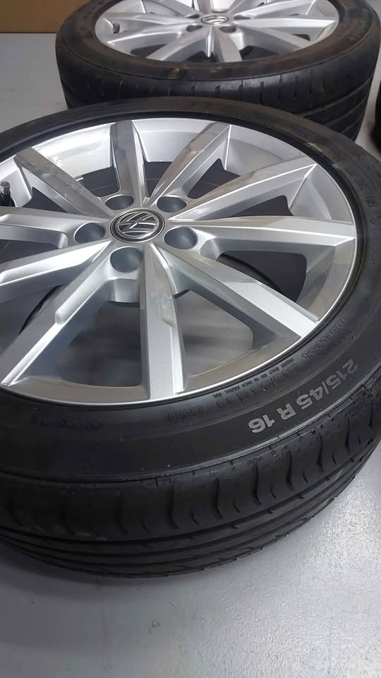 Mags & tyres: VW polo