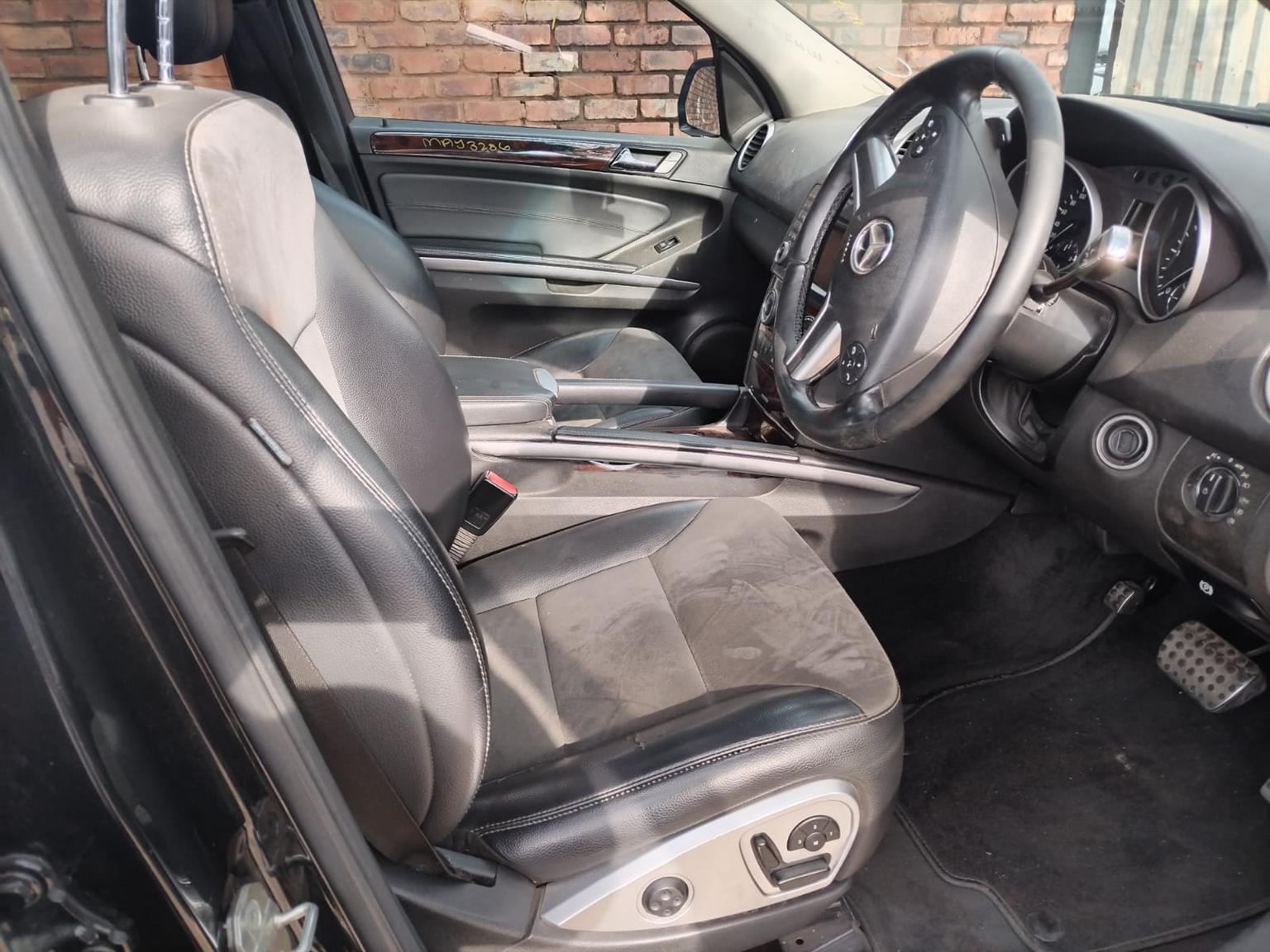 Mercedes ML350 cdi car seats for sale used - Private Seller Mercedes ML350 cdi car seats for sale used - Private Seller