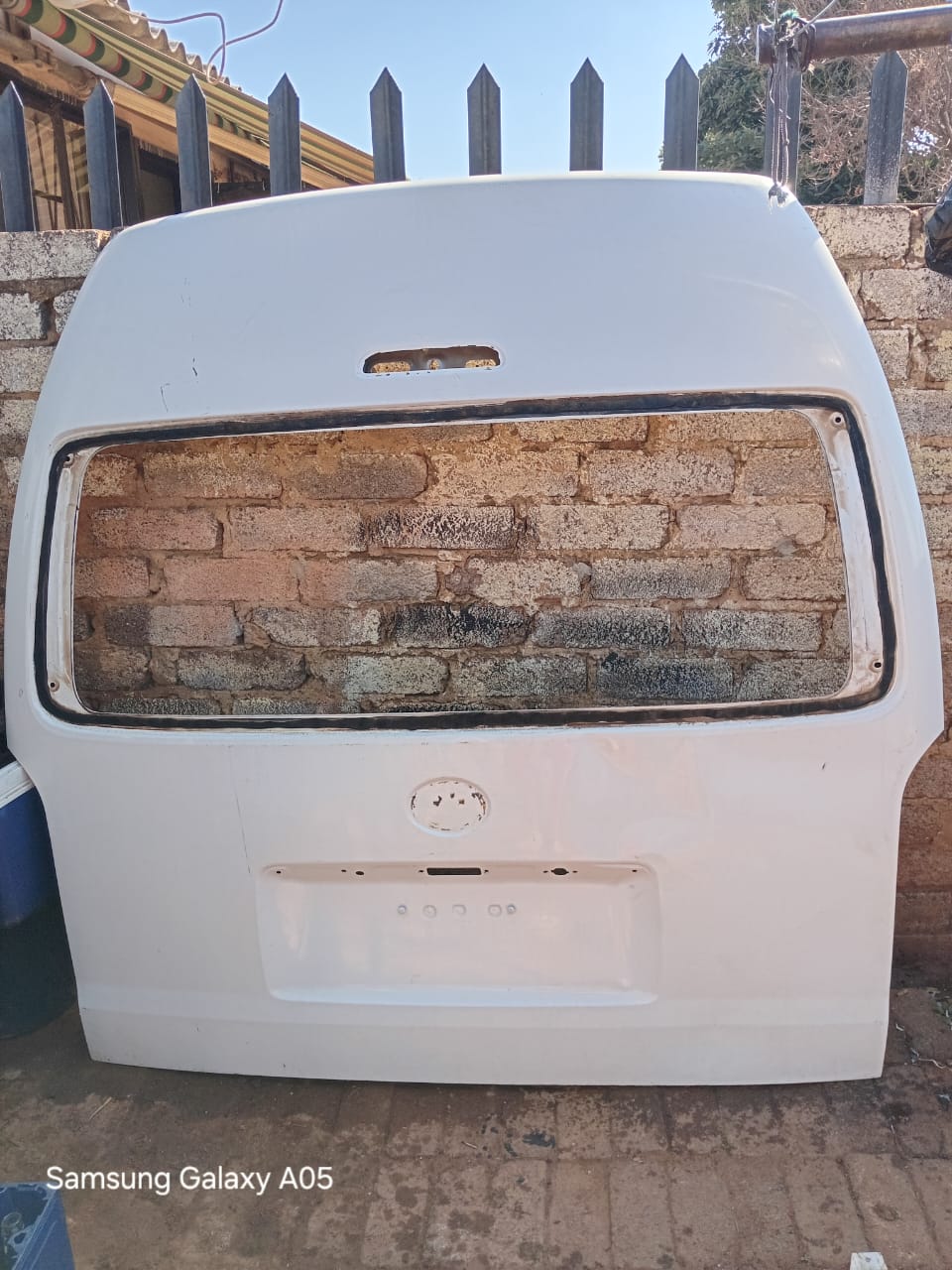 Toyota quantum sesfigile tailgate in good condition - Private Seller