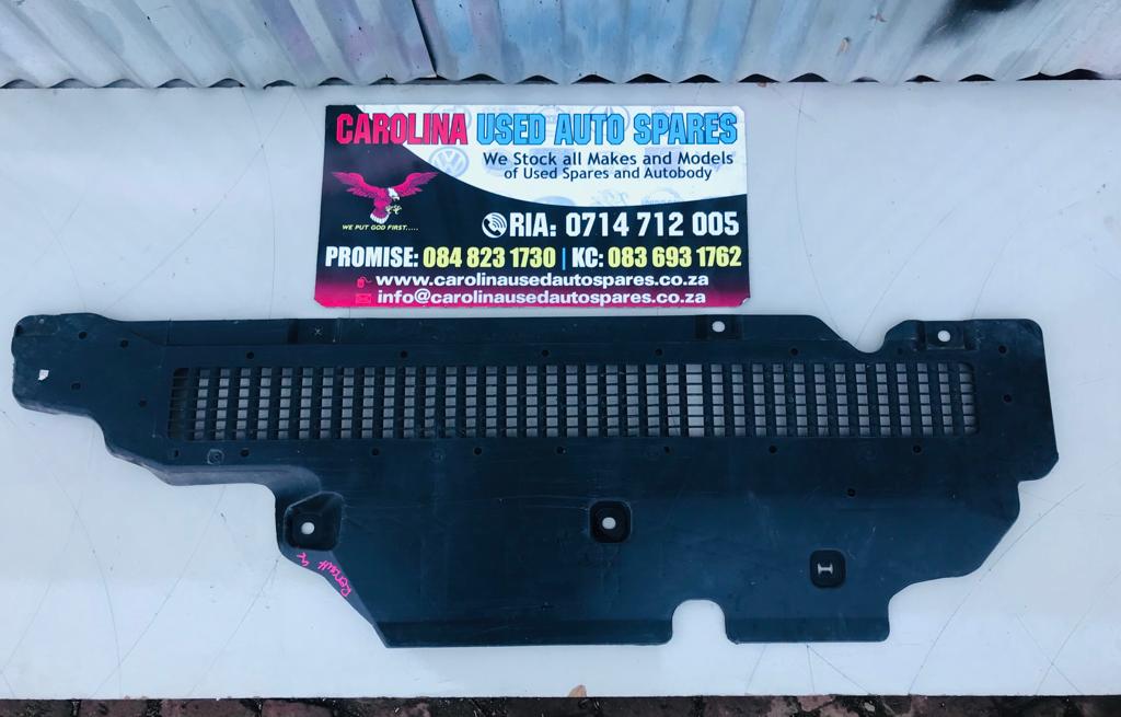 Renault Clio 4 MK4 front bumper under cover try - Private Seller Renault Clio 4 MK4 front bumper under cover try - Private Seller