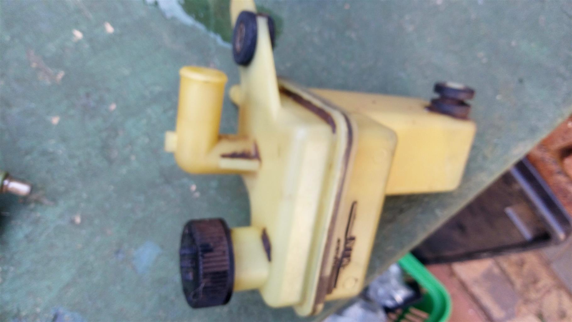 ford focus 1.6 power steering bottle - Private Seller