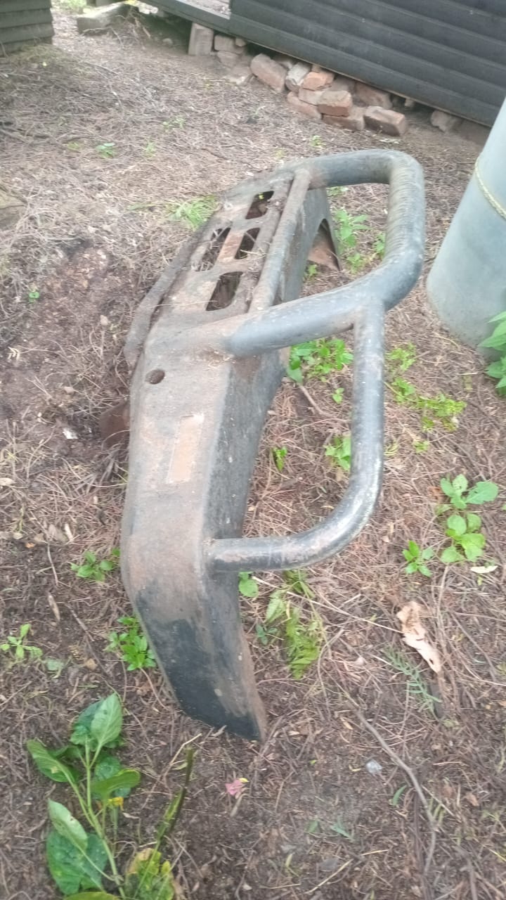 Toyota Hilux bullbar - Private Seller Toyota Hilux bullbar - Private Seller