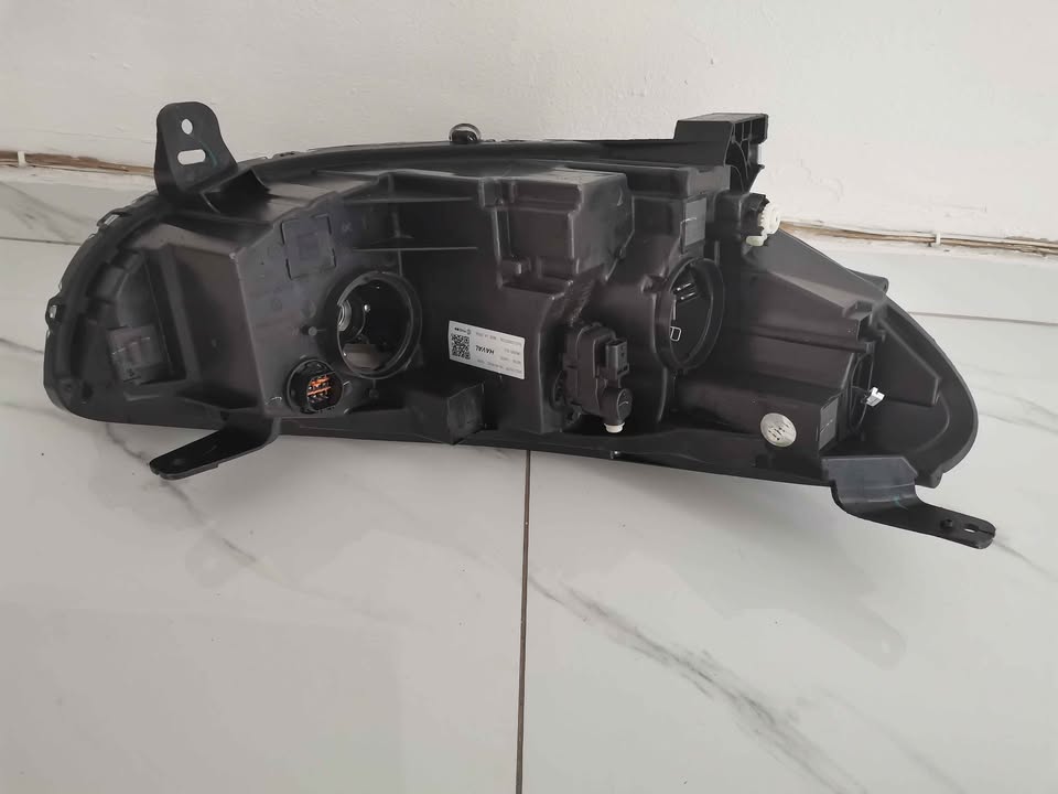 Haval Jolion xenon headlight left side 2020-2022 - Private Seller Haval Jolion xenon headlight left side 2020-2022 - Private Seller