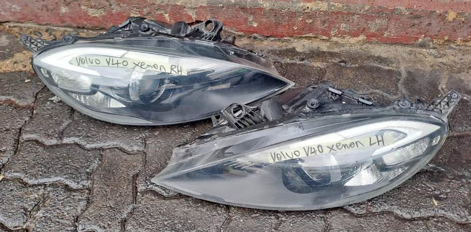 Volvo V40 xenon headlights - Private Seller Volvo V40 xenon headlights - Private Seller