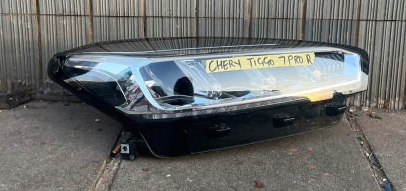 Chery Tiggo 7 Pro headlight - Private Seller Chery Tiggo 7 Pro headlight - Private Seller