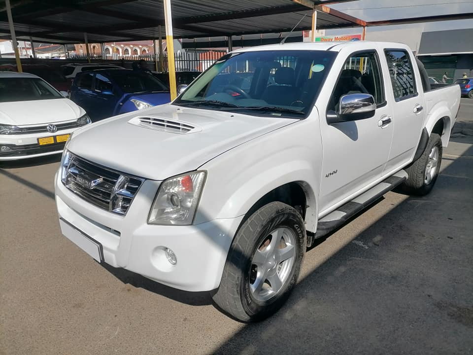 2011 Isuzu KB300 Double Cab 4x4 Bakkie
