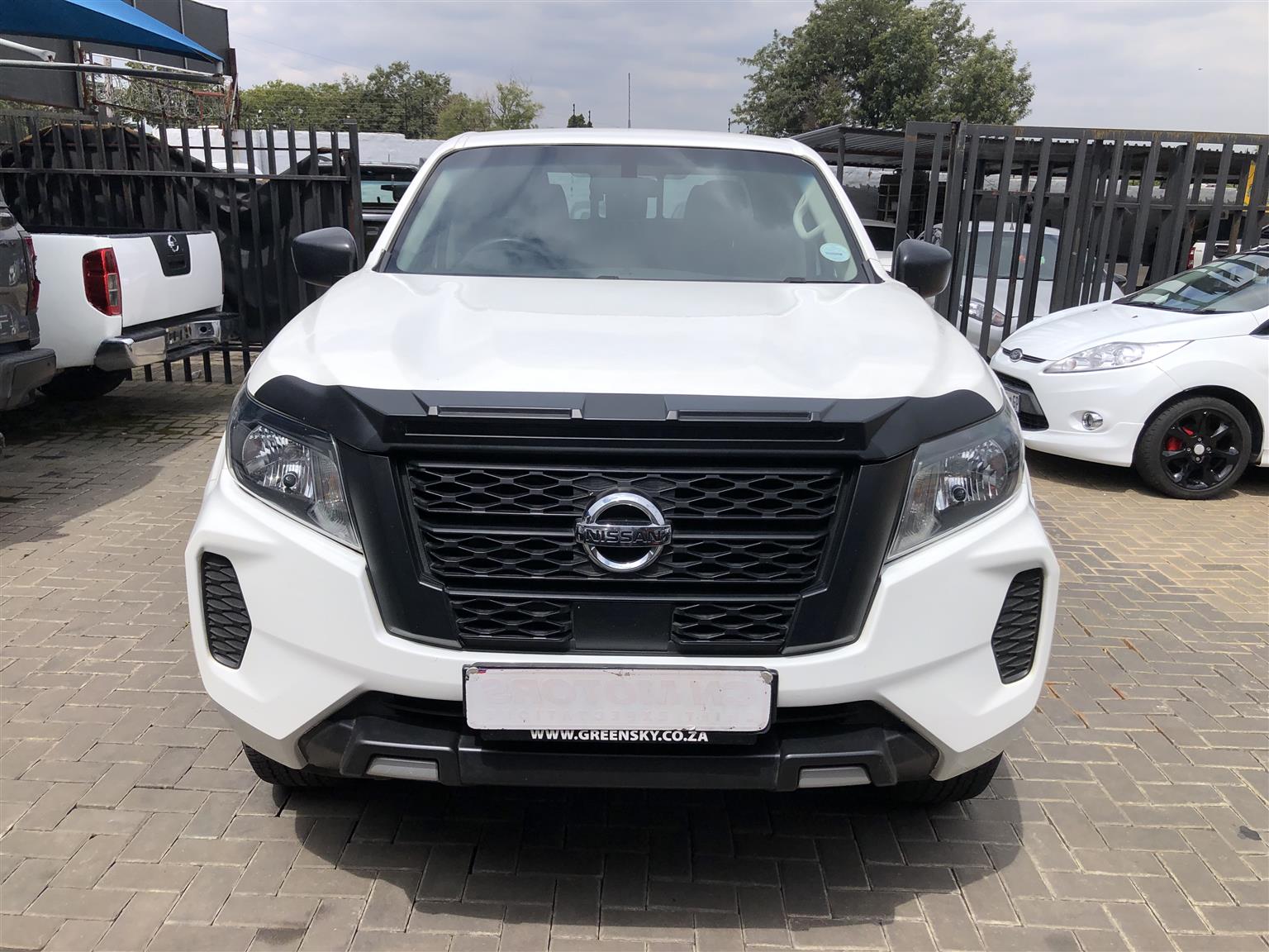 Used 2024 Nissan Navara 2.5dCi double cab titanium - Private Seller Used 2024 Nissan Navara 2.5dCi double cab titanium - Private Seller
