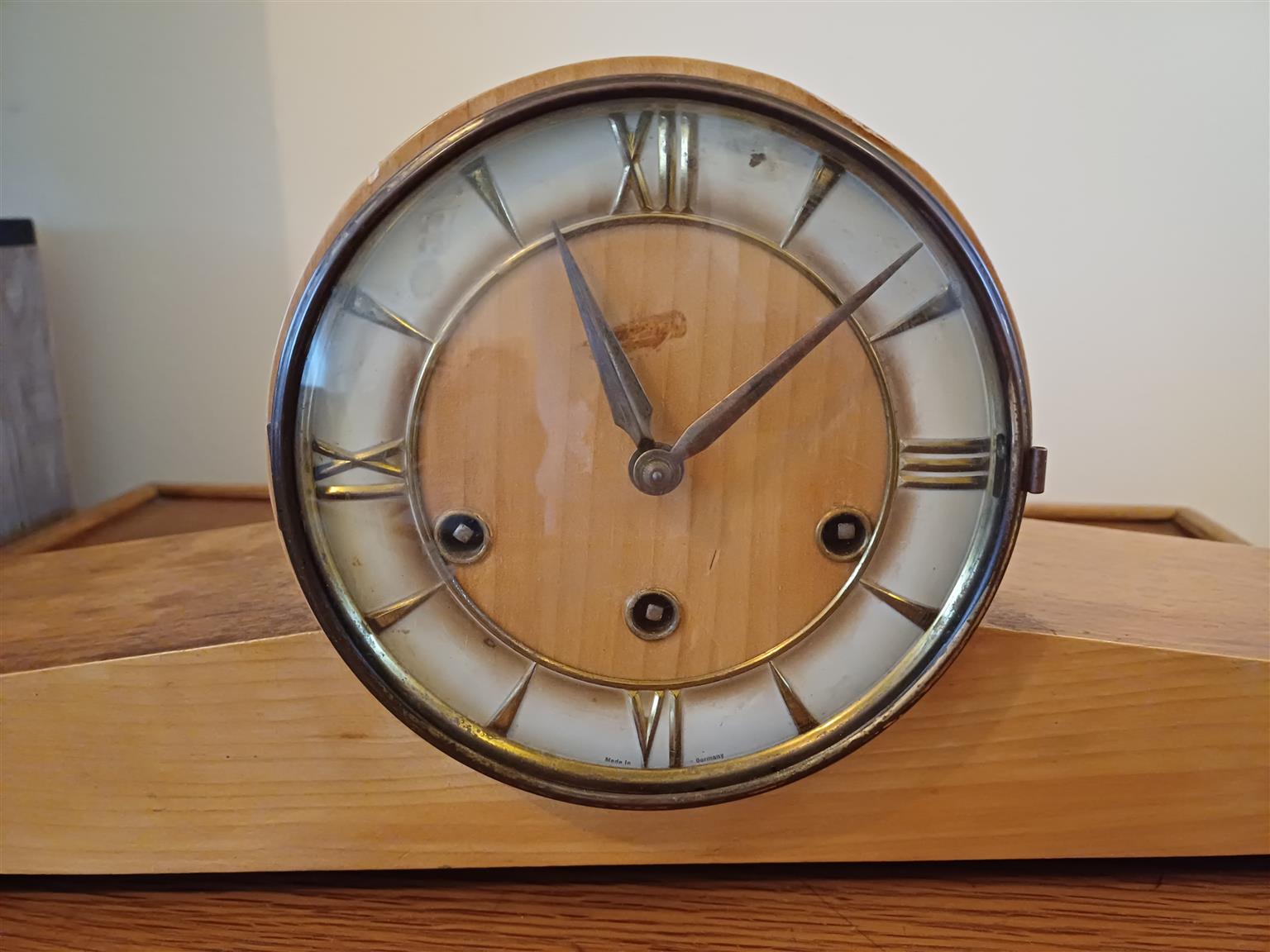 Magnificent oak Chiming clock for Sale