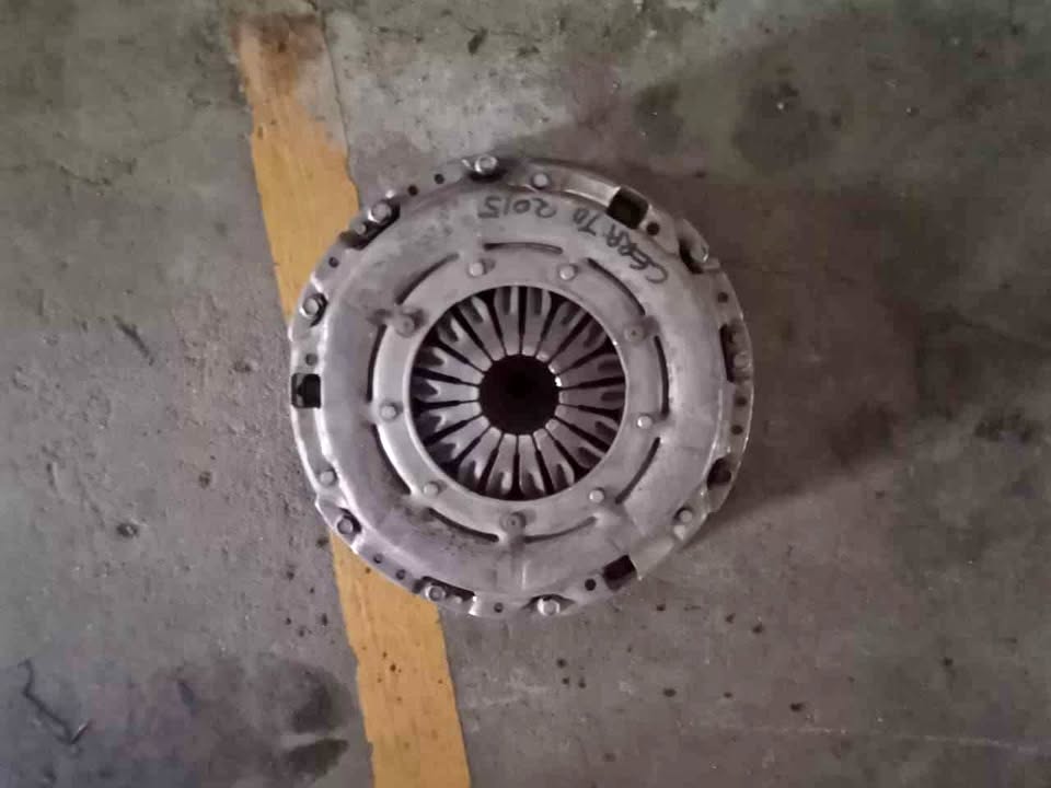 Kia Cerato clutch plete kit - Private Seller Kia Cerato clutch plete kit - Private Seller