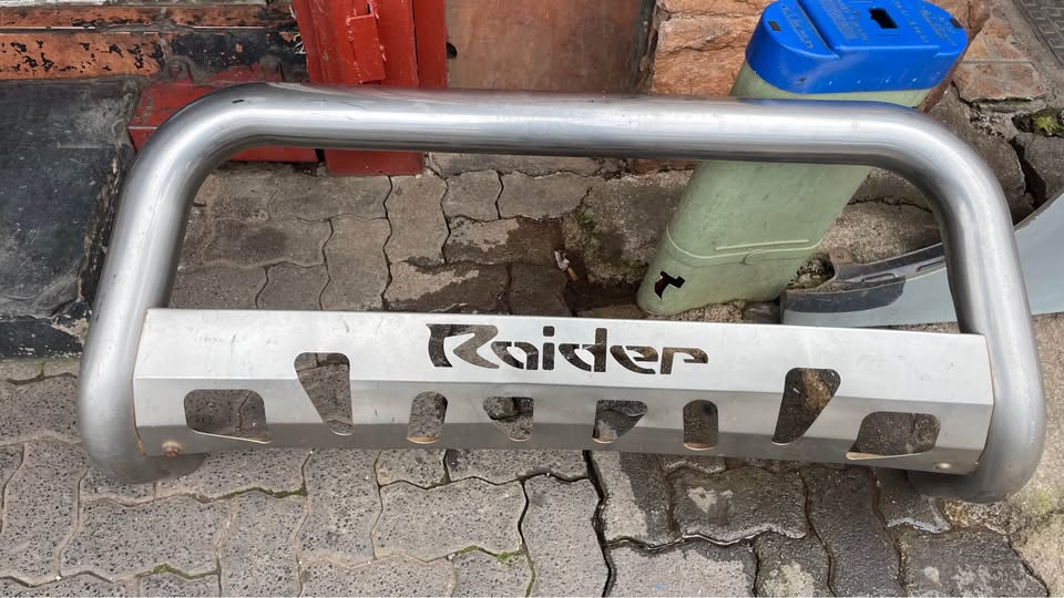 Toyota Hilux Raider bull bar /nudge bar - Private Seller Toyota Hilux Raider bull bar /nudge bar - Private Seller