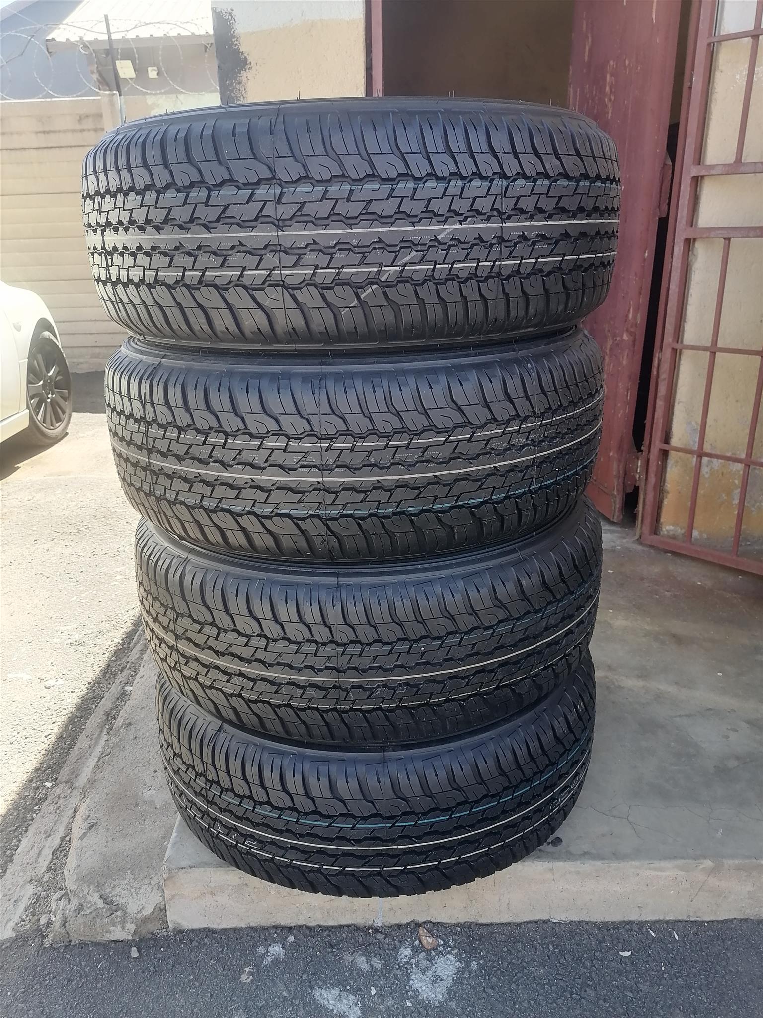 265 60 18 Dunlop Grantrek AT