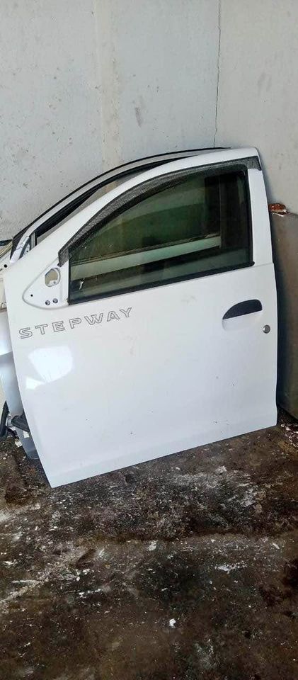 2018 Renault sander step way left front door - Private Seller 2018 Renault sander step way left front door - Private Seller
