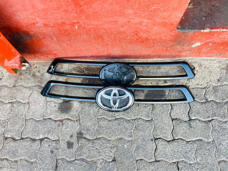 Toyota Hilux grill 2020 - Private Seller Toyota Hilux grill 2020 - Private Seller