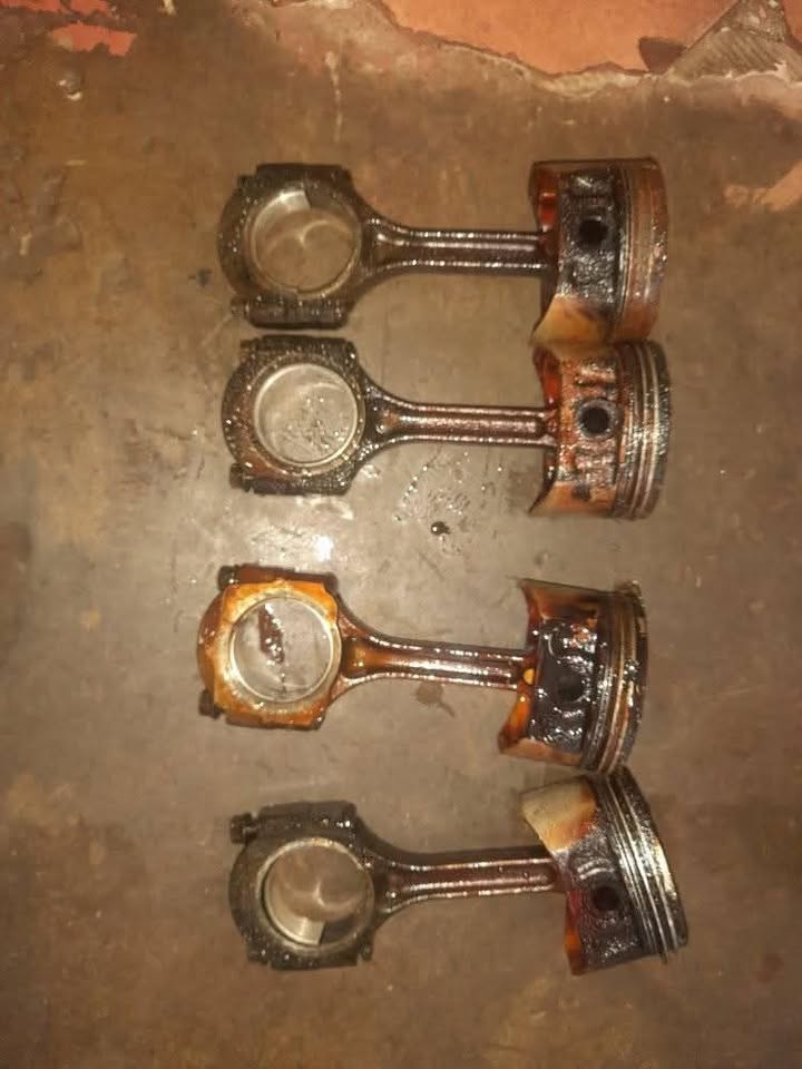 NISSAN NP200 PISTON - Private Seller