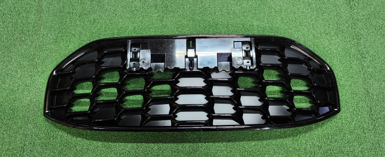 NEW SUZUKI SWIFT GRILLE - Private Seller NEW SUZUKI SWIFT GRILLE - Private Seller