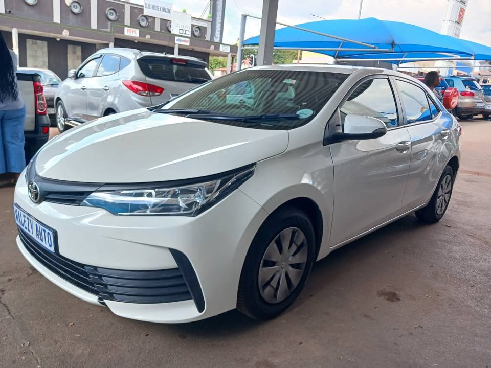 2023 TOYOTA COROLLA QUEST 1.8 Transmission: Manual Mileage: 31000km Fueltype: Petrol White